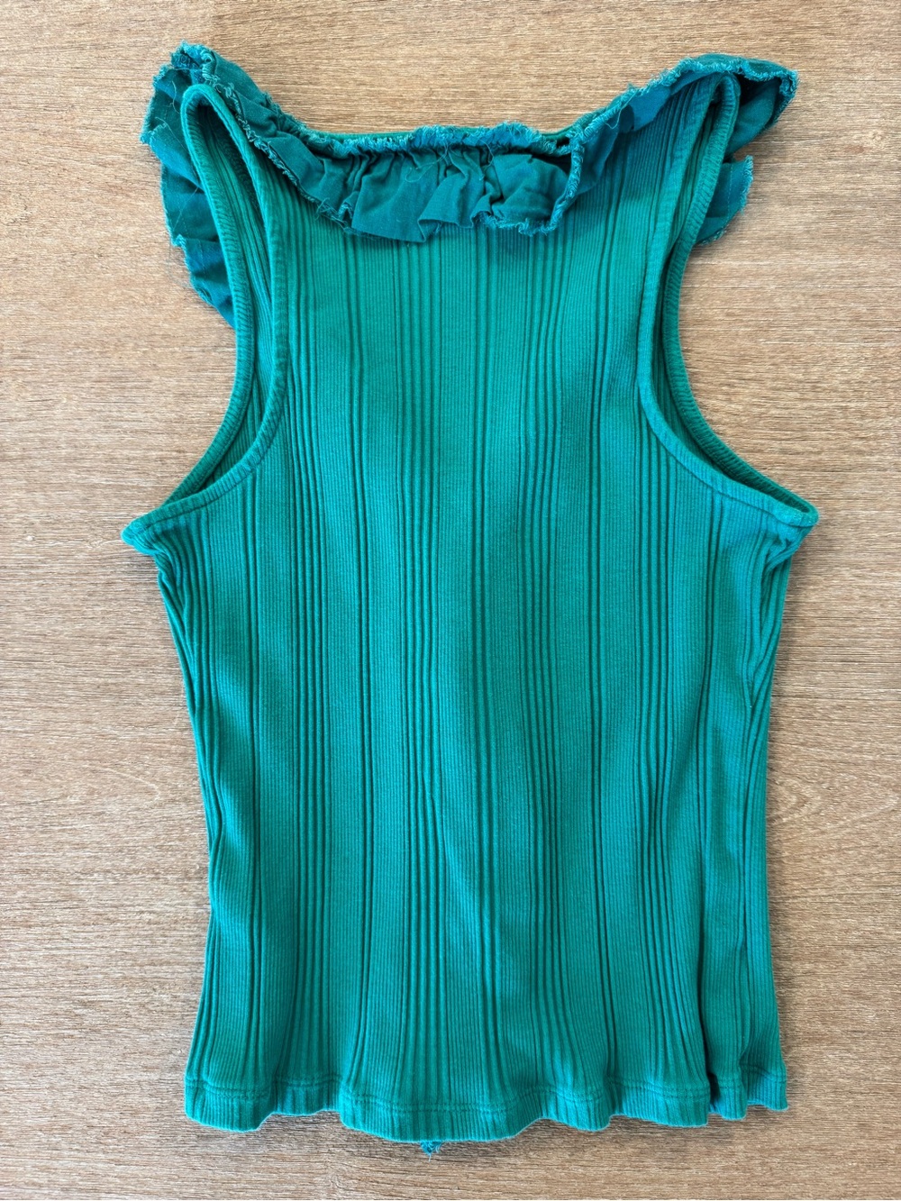 Green Ruffled Ribbed Sleeveless Top - Picture 2 of 5
